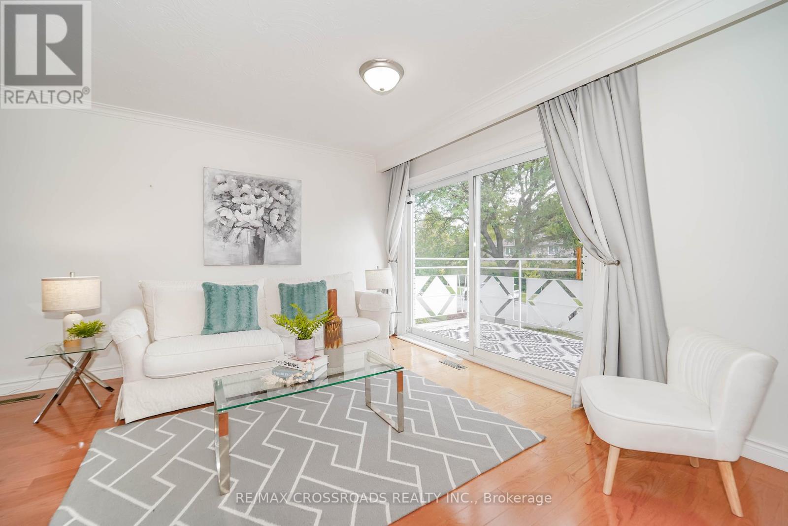 8 Topaz Gate, Toronto (Bayview Woods-Steeles), Ontario  M2M 2Z7 - Photo 38 - C12432415