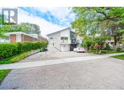 8 TOPAZ GATE, Toronto, Ontario