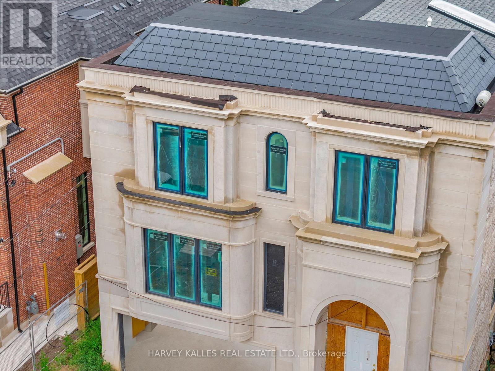 541 Deloraine Avenue, Toronto, Ontario  M5M 2C2 - Photo 2 - C12432421