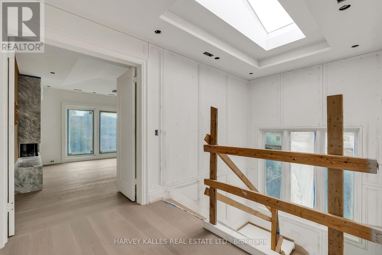 541 Deloraine Avenue, Toronto, Ontario  M5M 2C2 - Photo 23 - C12432421