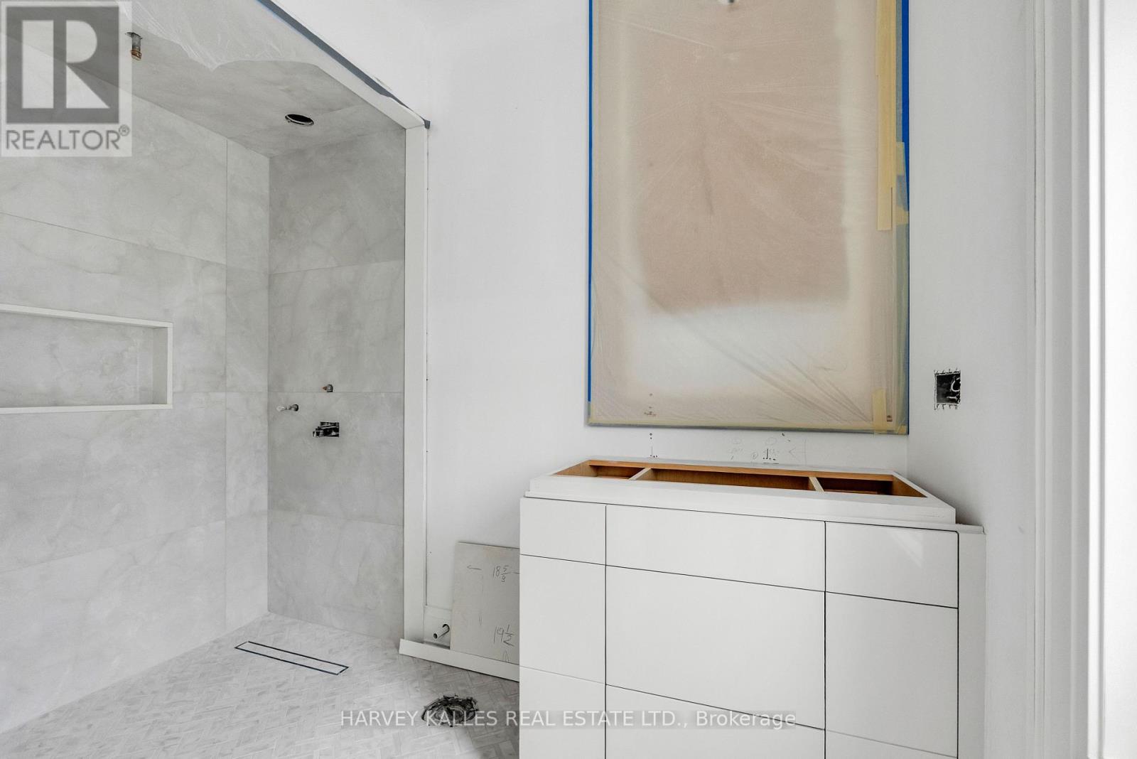 541 Deloraine Avenue, Toronto, Ontario  M5M 2C2 - Photo 37 - C12432421