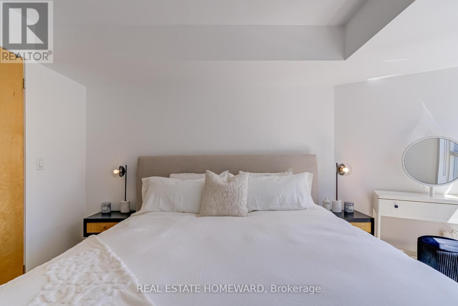 1004 - 255 Richmond Street E, Toronto, Ontario  M5A 4T7 - Photo 17 - C12432433