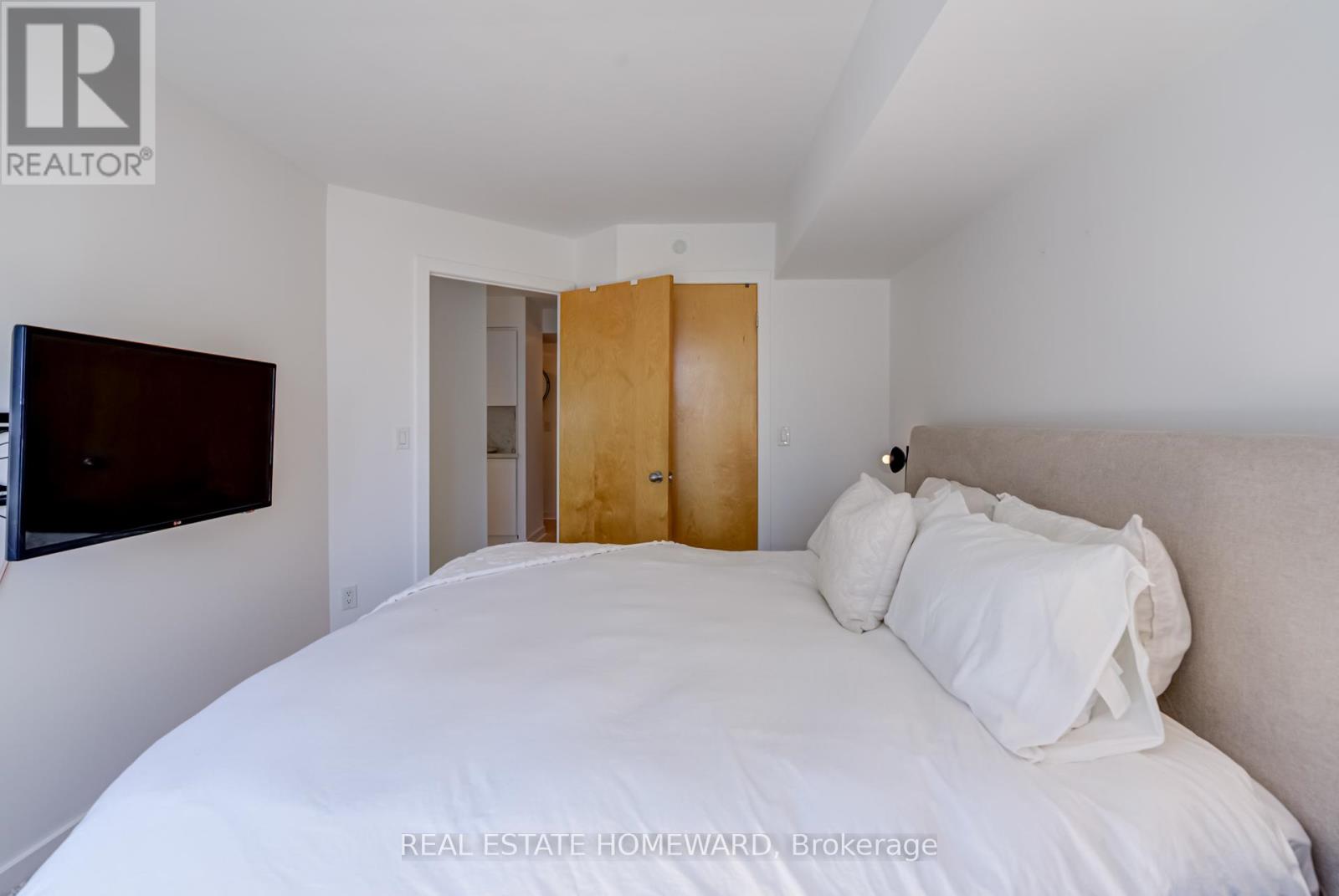 1004 - 255 Richmond Street E, Toronto, Ontario  M5A 4T7 - Photo 18 - C12432433
