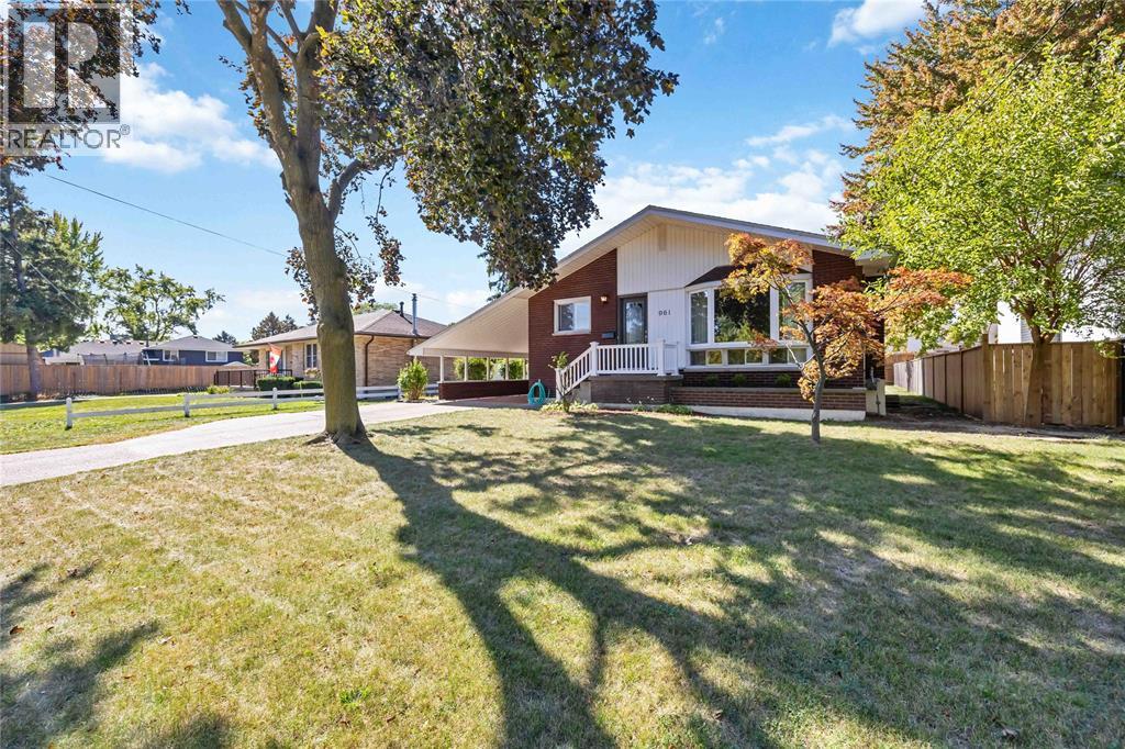 961 Ennisclaire DRIVE, Sarnia, Ontario