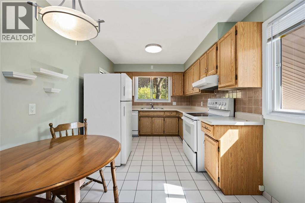 961 Ennisclaire Drive, Sarnia, Ontario  N7V 3G8 - Photo 7 - 25024645