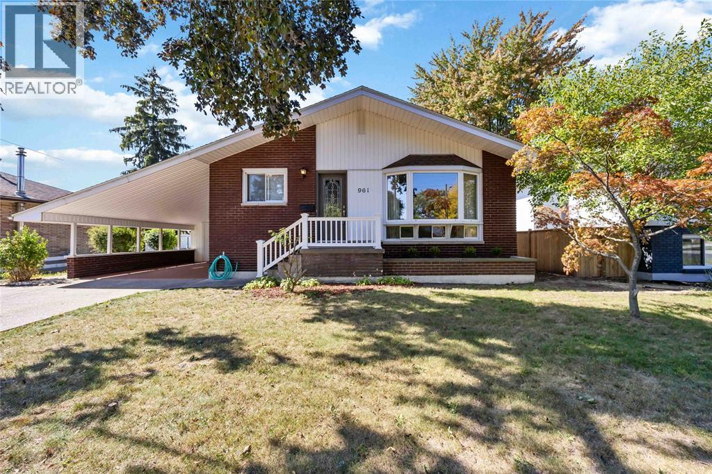 961 Ennisclaire Drive, Sarnia, Ontario  N7V 3G8 - Photo 2 - 25024645