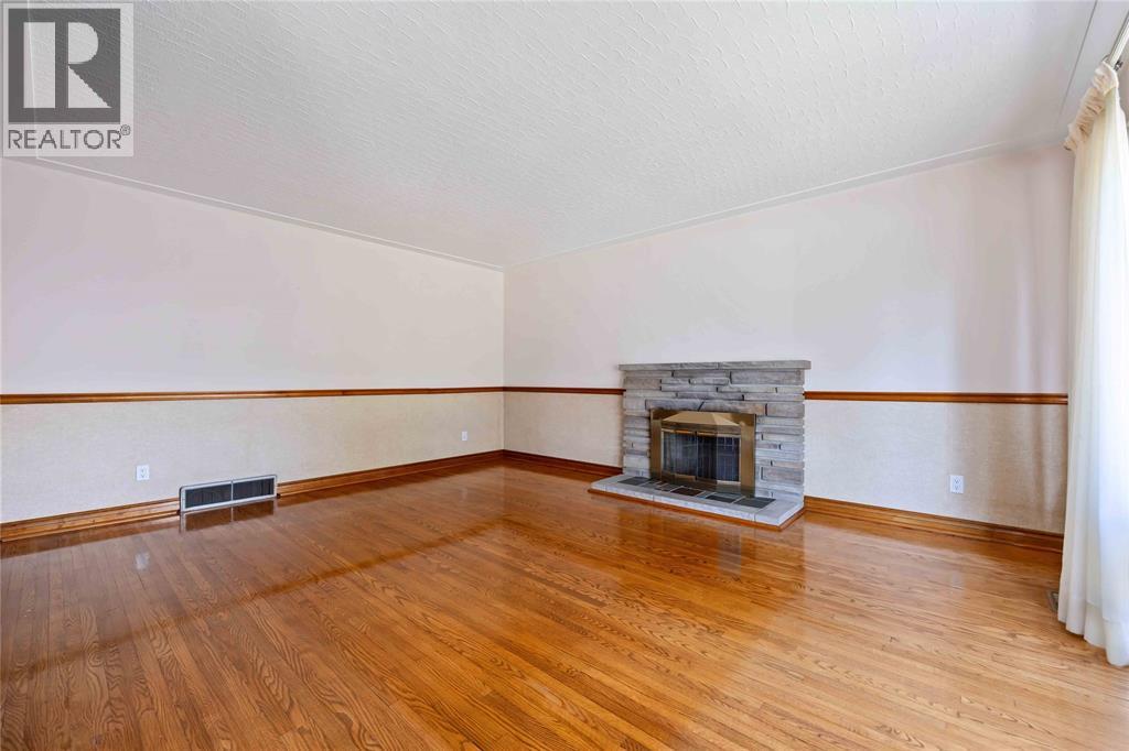 961 Ennisclaire Drive, Sarnia, Ontario  N7V 3G8 - Photo 9 - 25024645