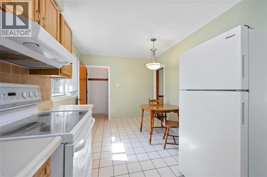 961 Ennisclaire Drive, Sarnia, Ontario  N7V 3G8 - Photo 8 - 25024645