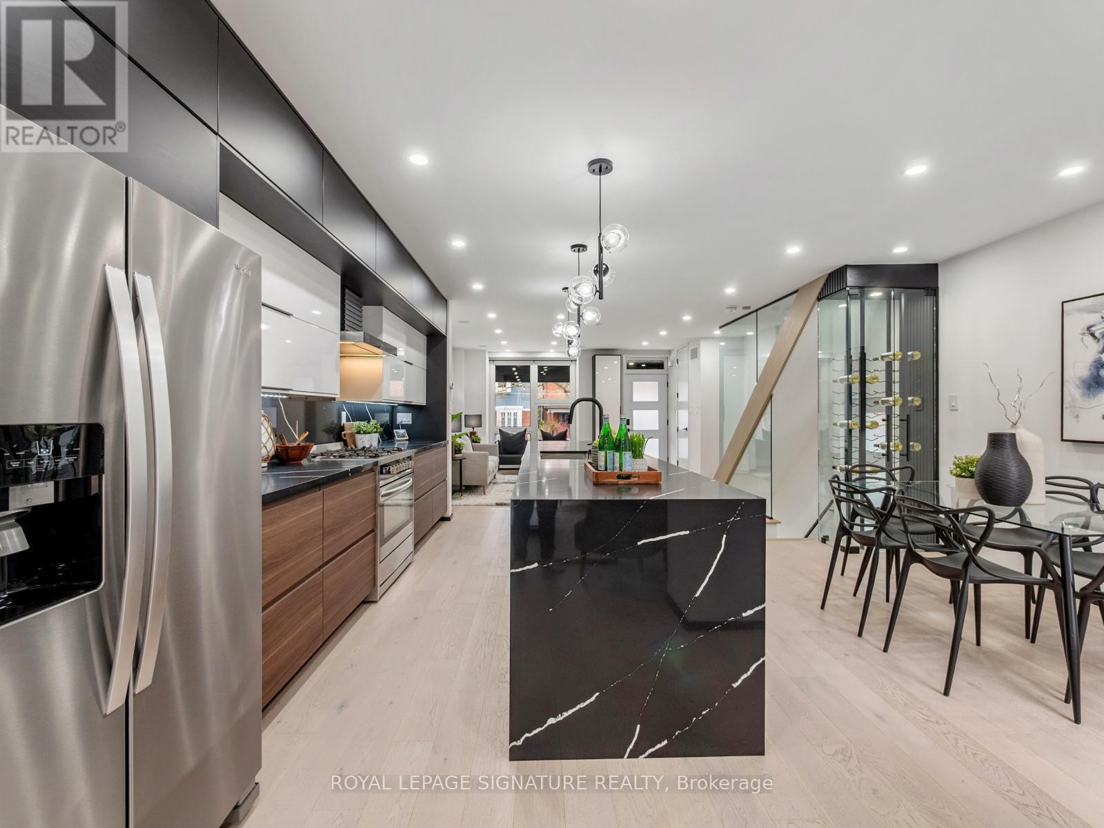 186 Oak Park Avenue, Toronto, Ontario  M4C 4M8 - Photo 13 - E12432337