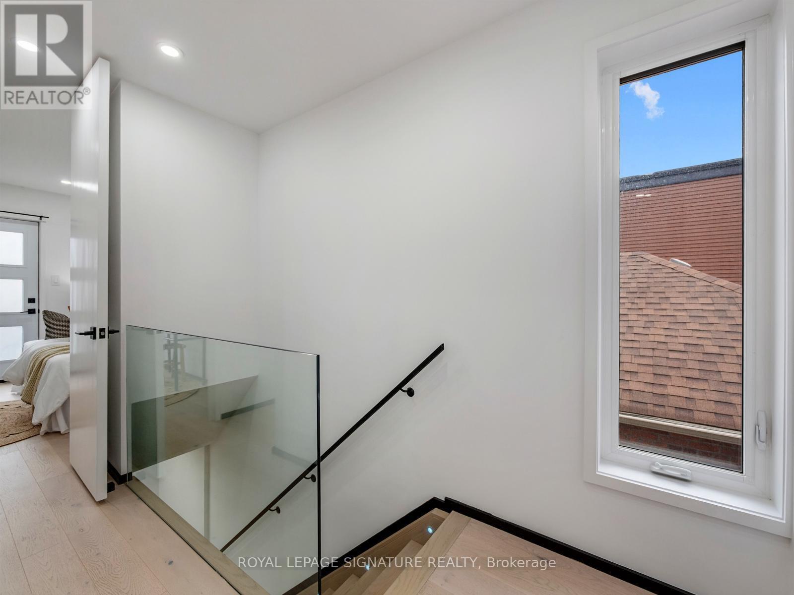 186 Oak Park Avenue, Toronto, Ontario  M4C 4M8 - Photo 20 - E12432337