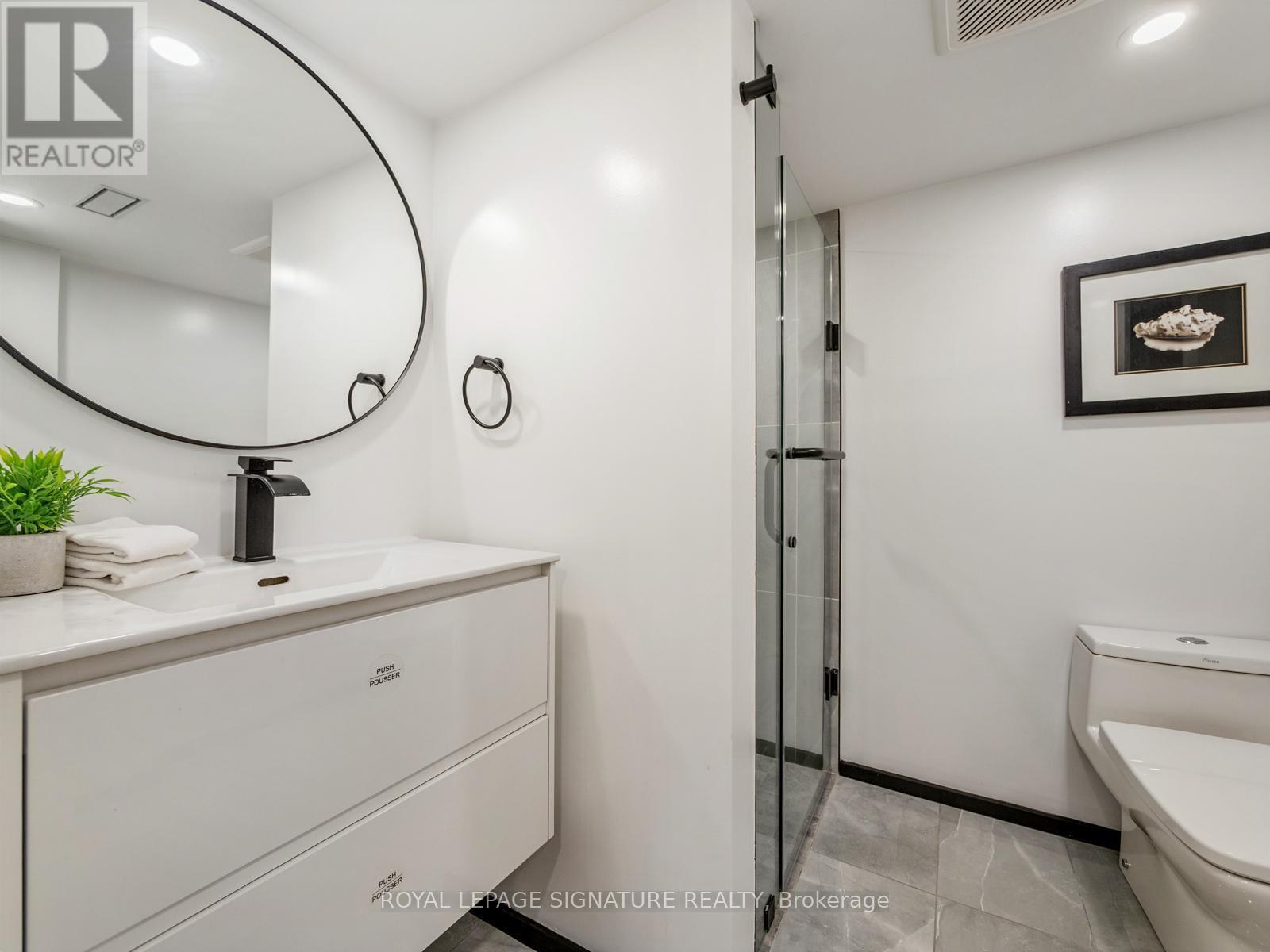 186 Oak Park Avenue, Toronto, Ontario  M4C 4M8 - Photo 43 - E12432337