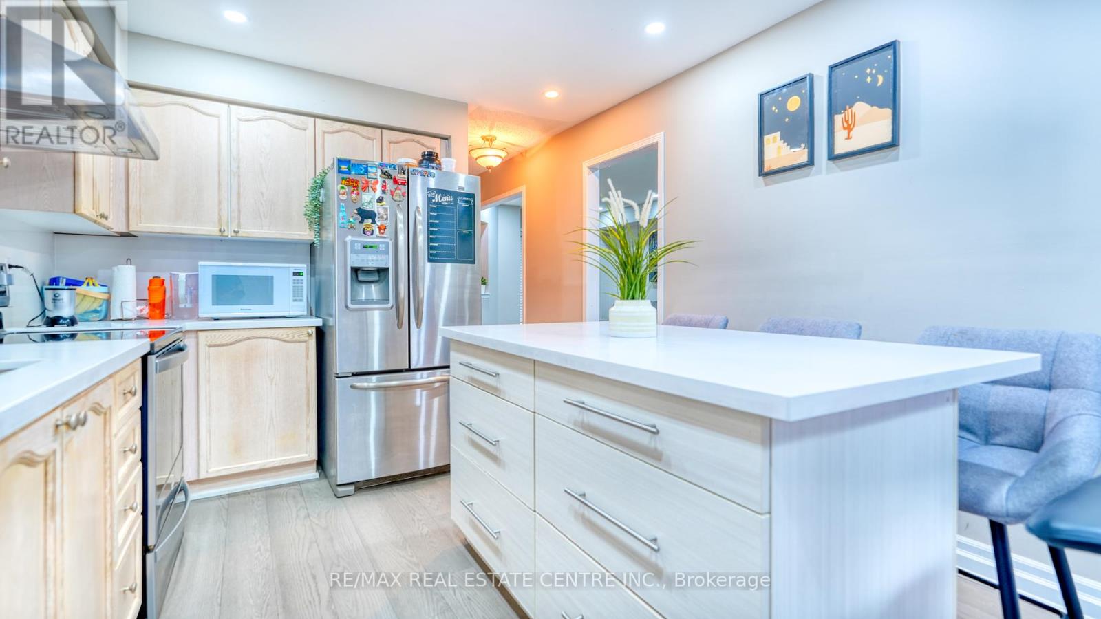 37 Shenandoah Drive, Whitby, Ontario  L1P 1S9 - Photo 12 - E12432342