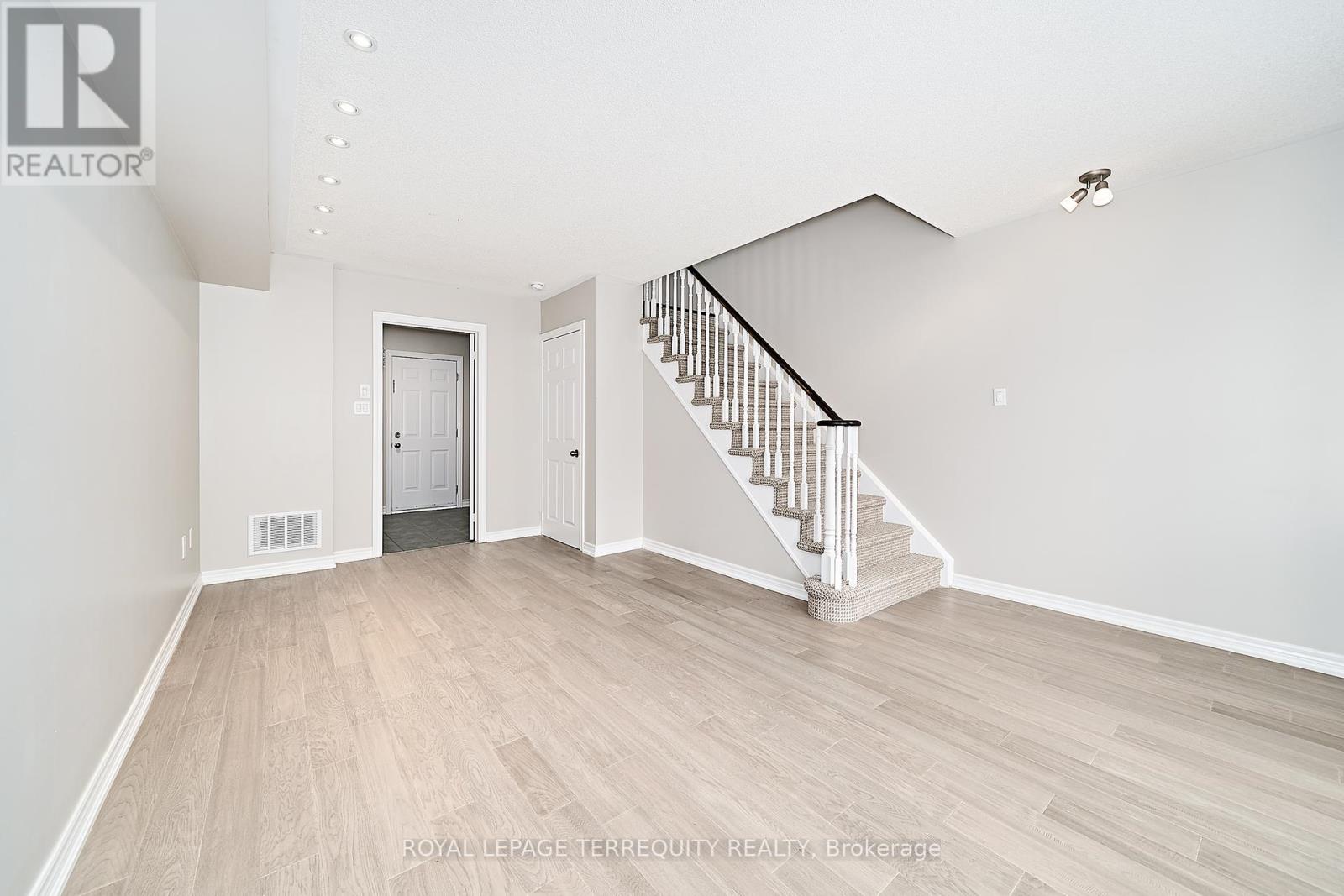 5 - 301 Strouds Lane, Pickering, Ontario  L1V 7J1 - Photo 17 - E12432388