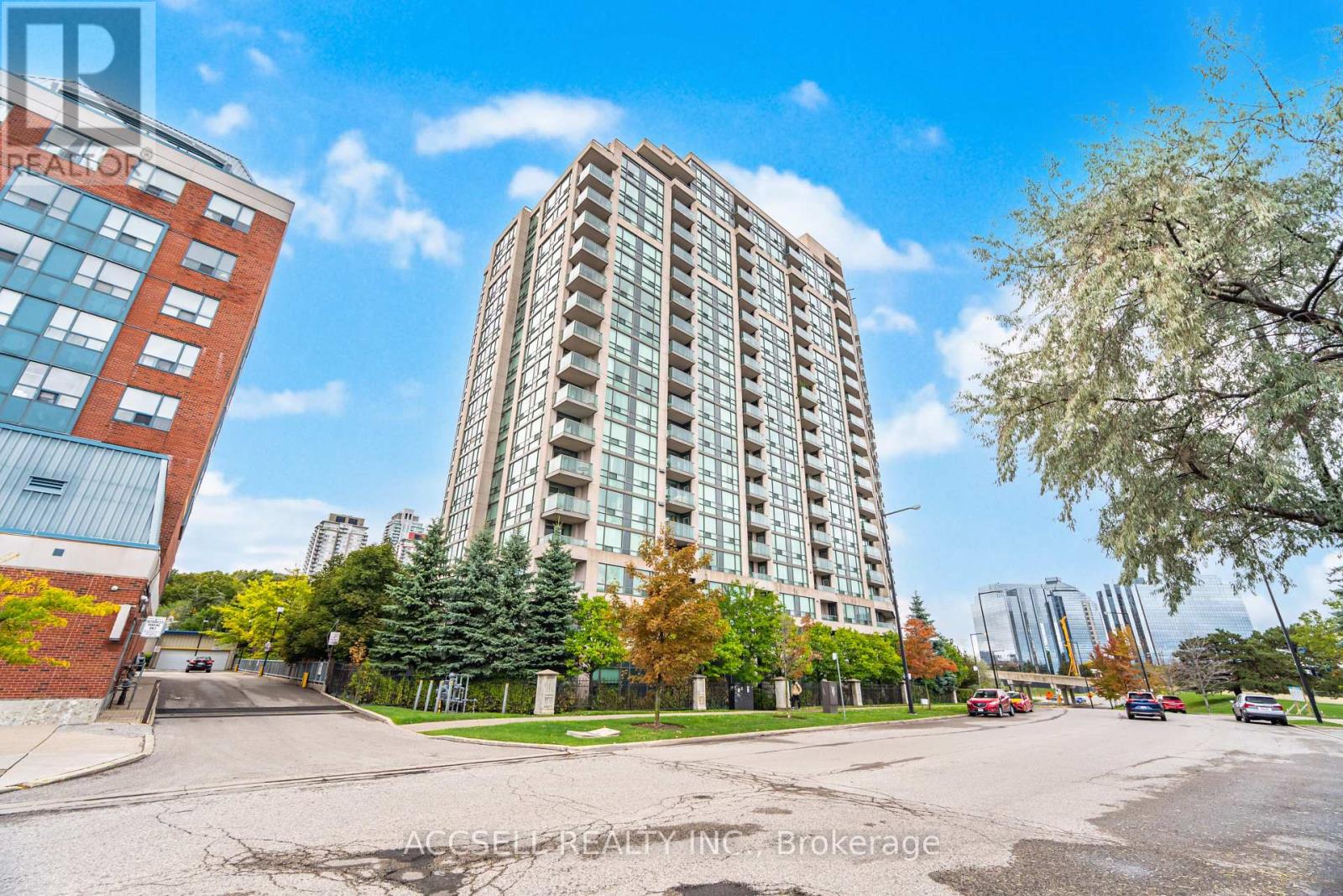 1015 - 68 Grangeway Avenue, Toronto, Ontario  M1H 0A1 - Photo 2 - E12432425