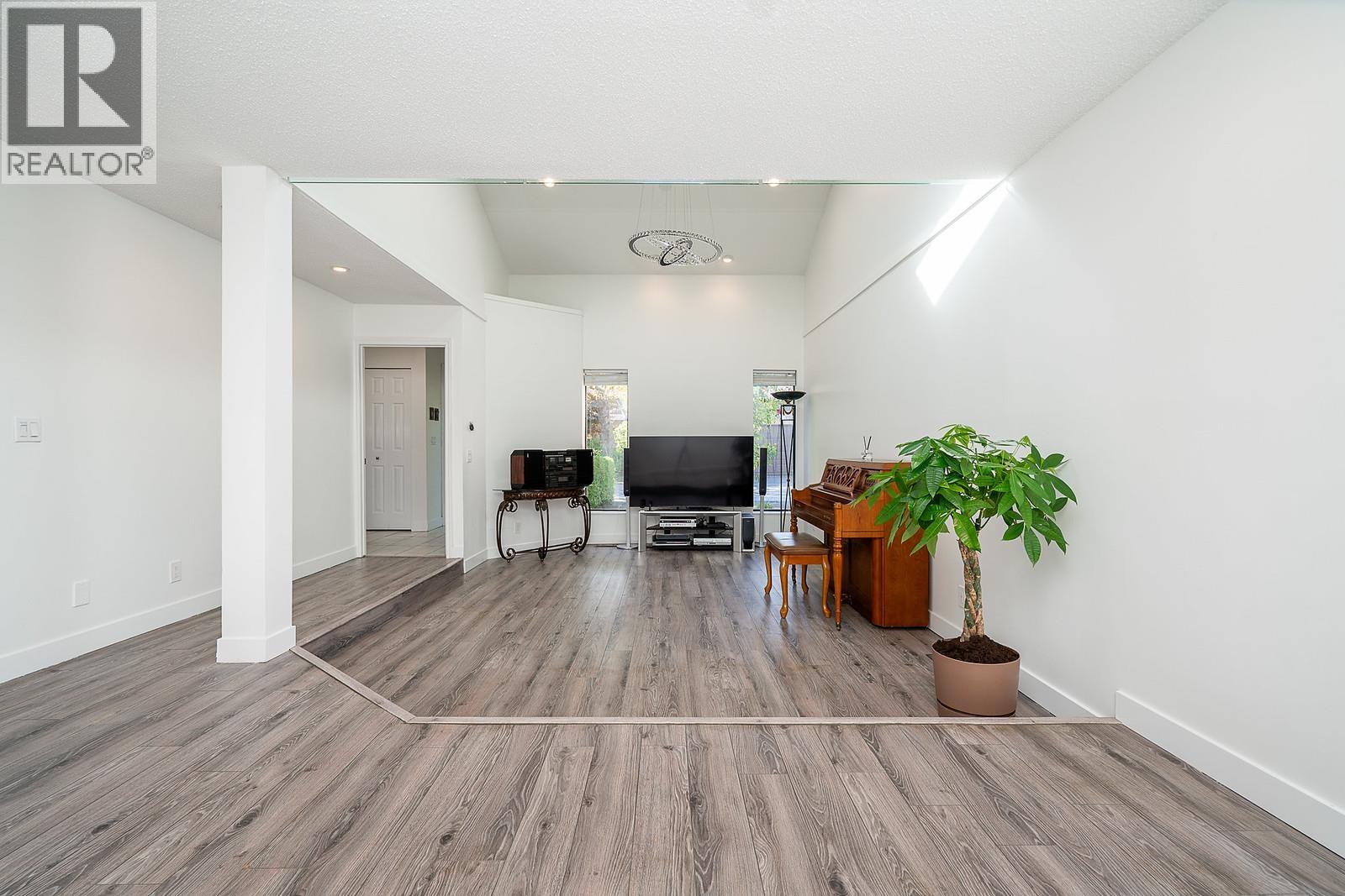 7225 Quatsino Drive, Vancouver, British Columbia  V5S 4C2 - Photo 5 - R3053031