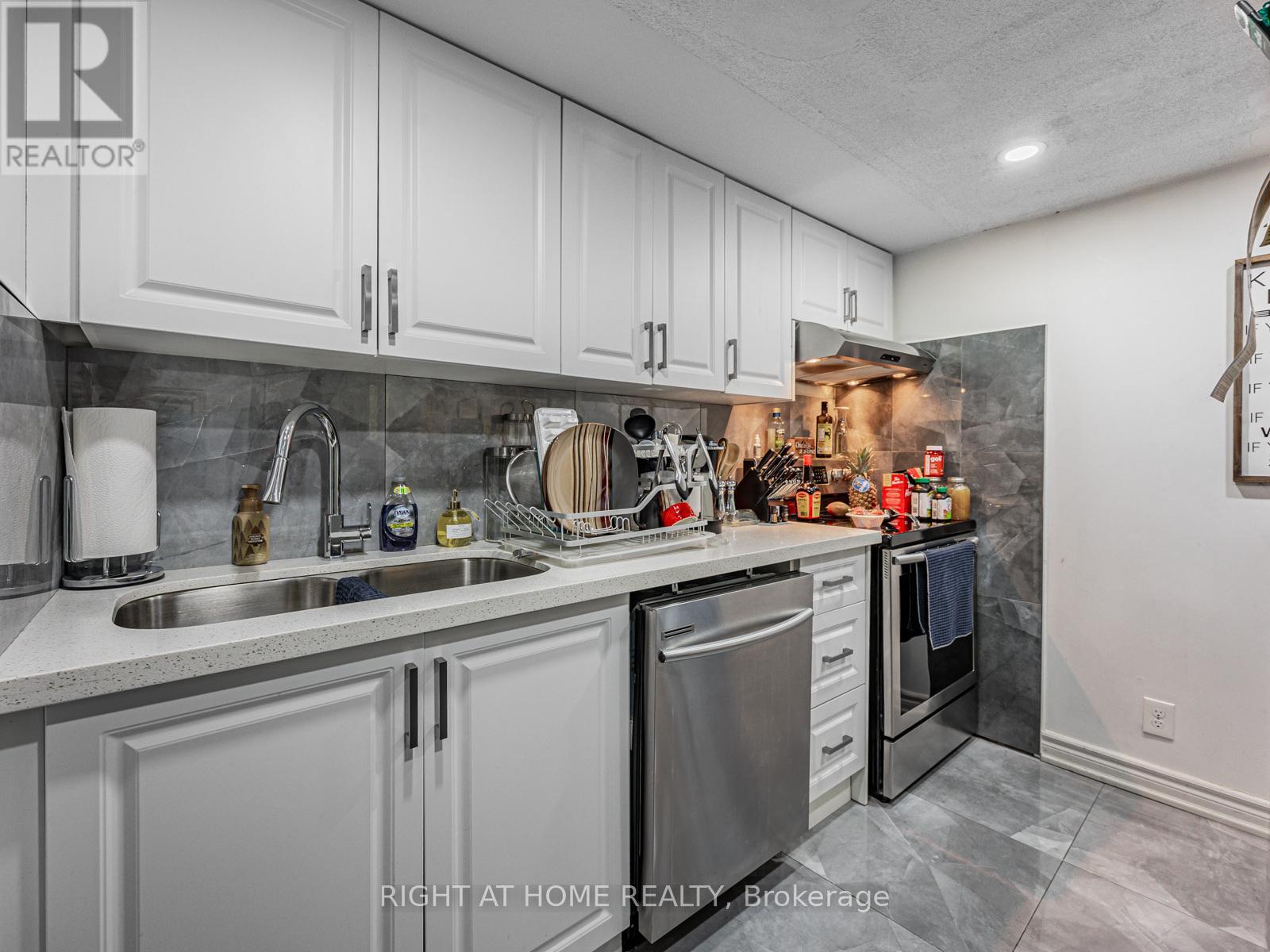 22 Jallan Drive, Ajax, Ontario  L1S 6J2 - Photo 21 - E12430369