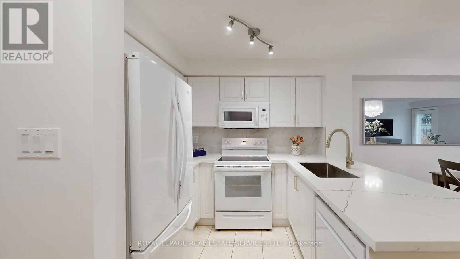 4 - 5050 Intrepid Drive, Mississauga, Ontario  L5M 0E5 - Photo 15 - W12429118