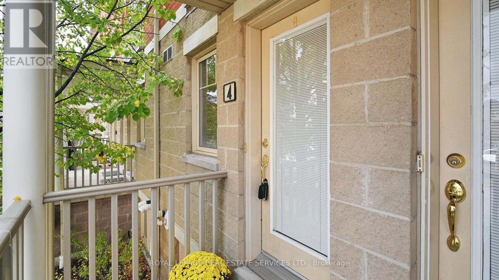 4 - 5050 Intrepid Drive, Mississauga, Ontario  L5M 0E5 - Photo 4 - W12429118