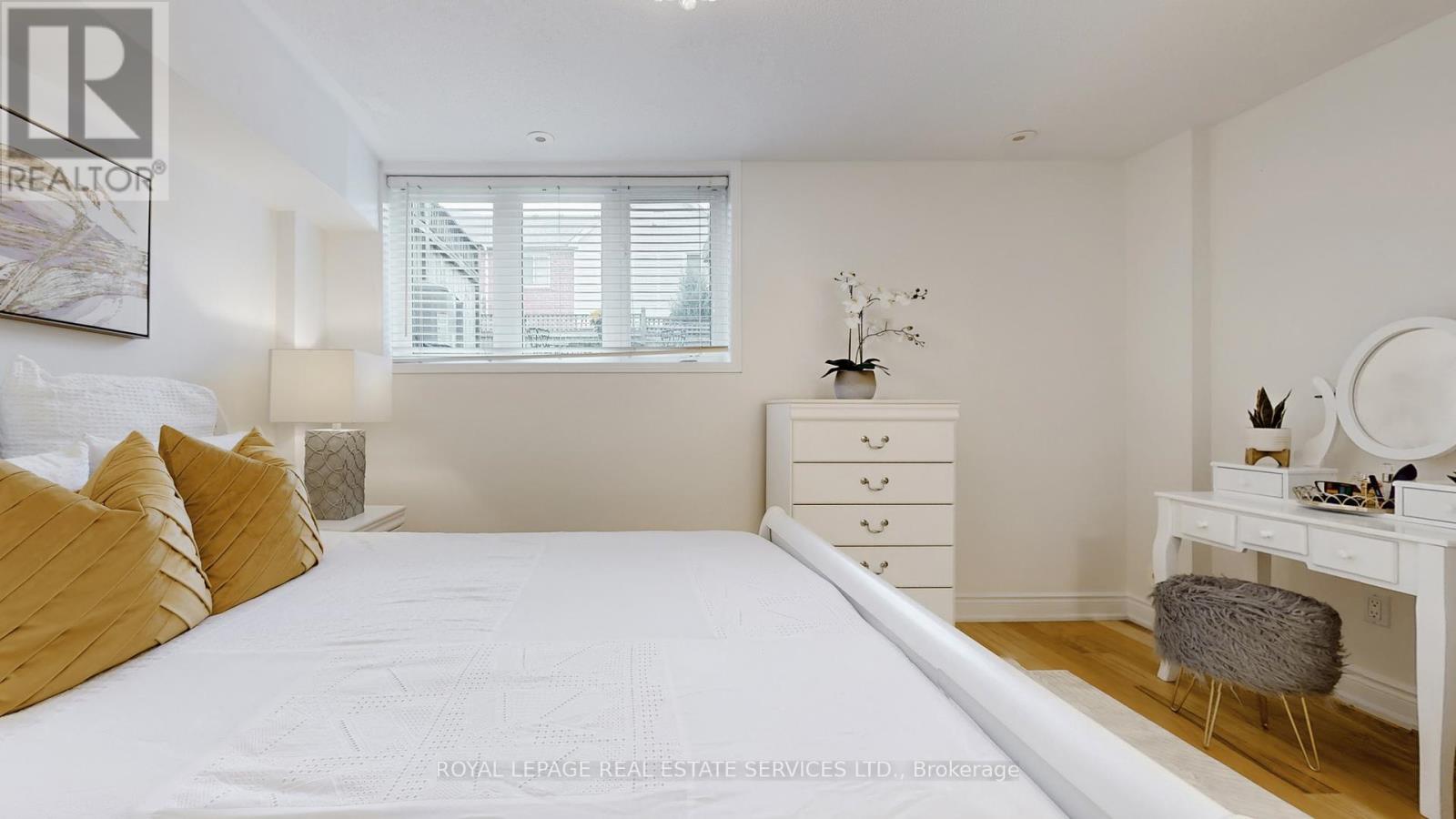 4 - 5050 Intrepid Drive, Mississauga, Ontario  L5M 0E5 - Photo 21 - W12429118