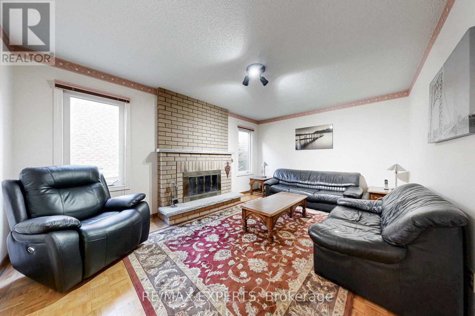 47 Velvet Crescent, Vaughan, Ontario  L4L 5E8 - Photo 11 - N12432327