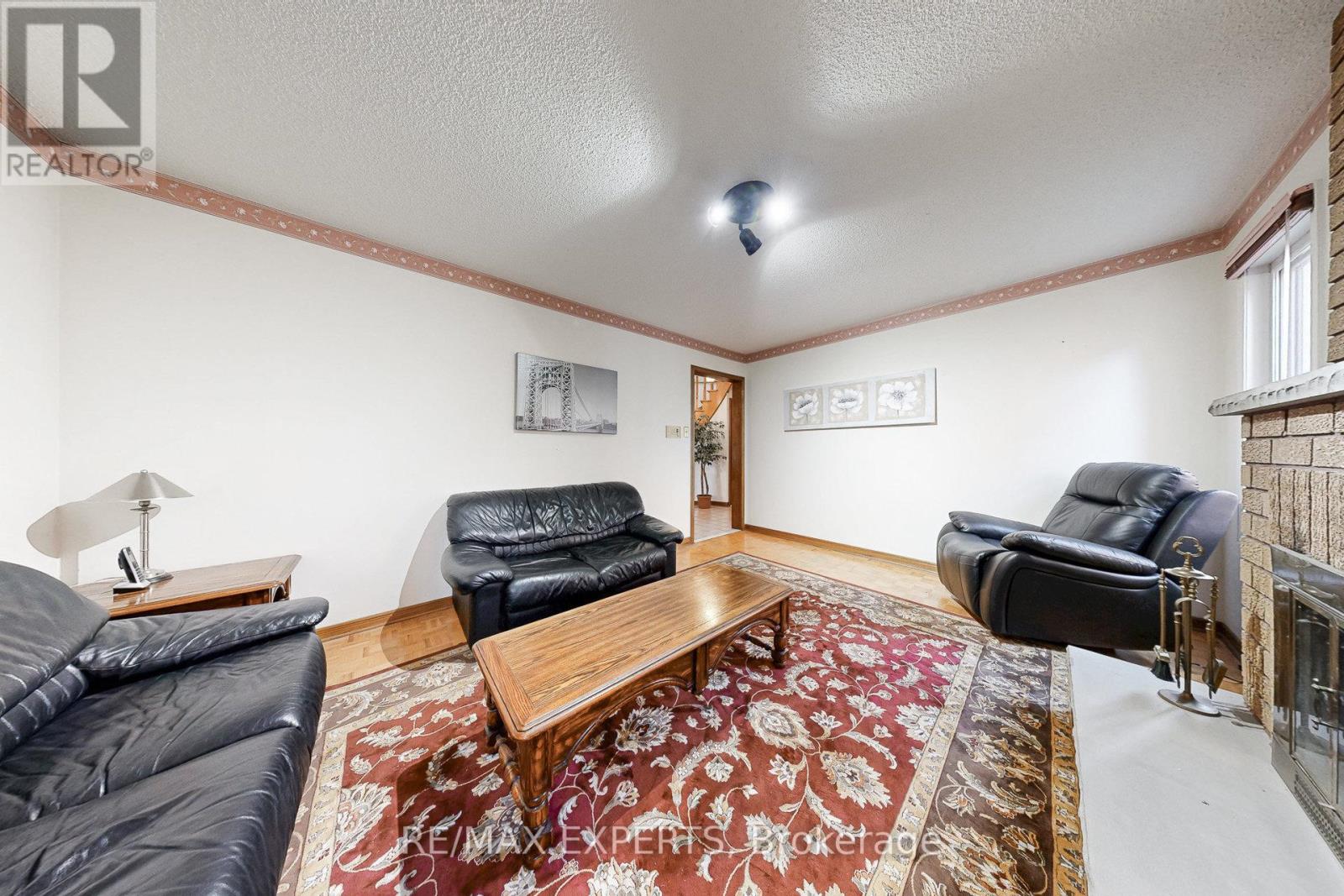 47 Velvet Crescent, Vaughan, Ontario  L4L 5E8 - Photo 13 - N12432327
