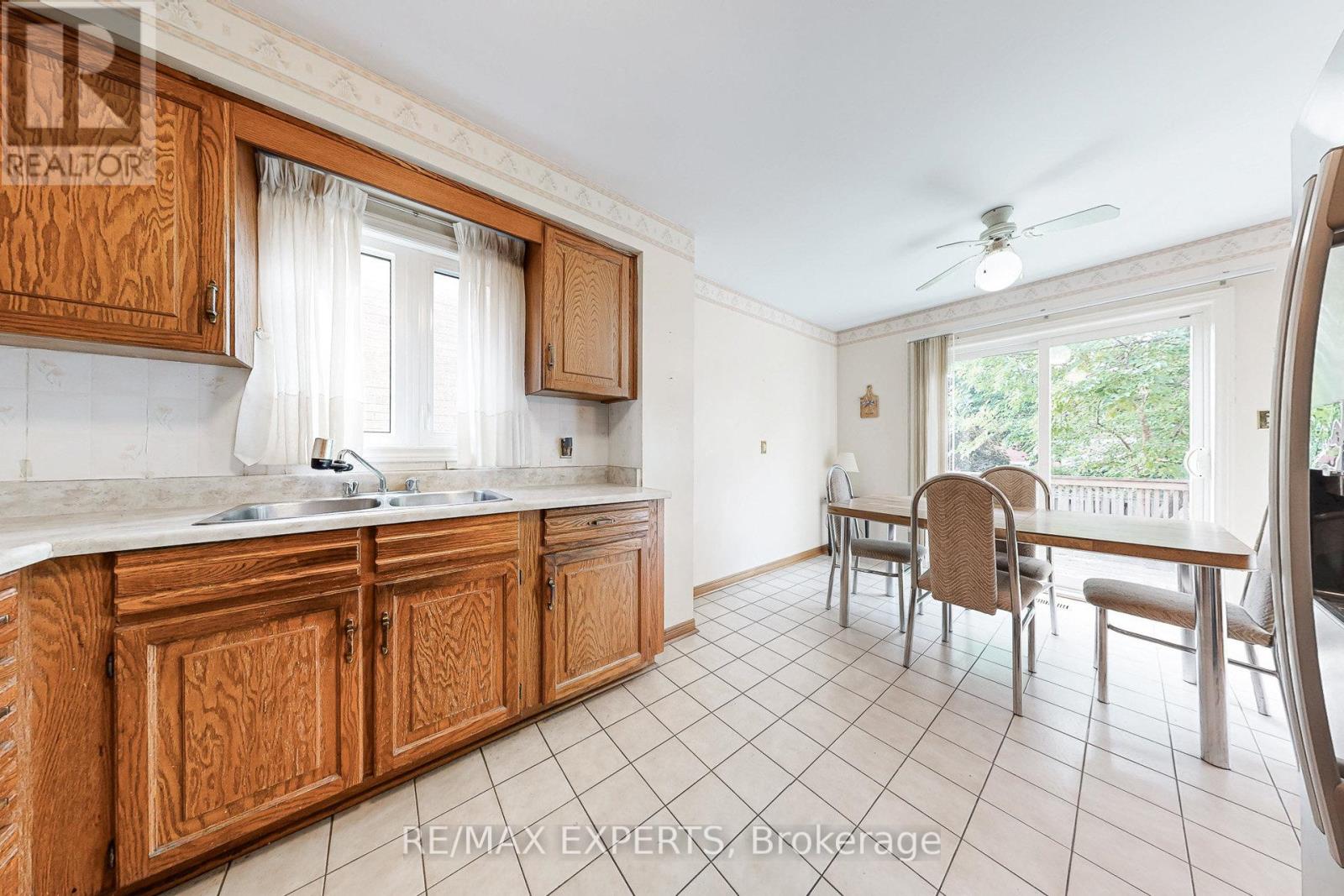 47 Velvet Crescent, Vaughan, Ontario  L4L 5E8 - Photo 25 - N12432327