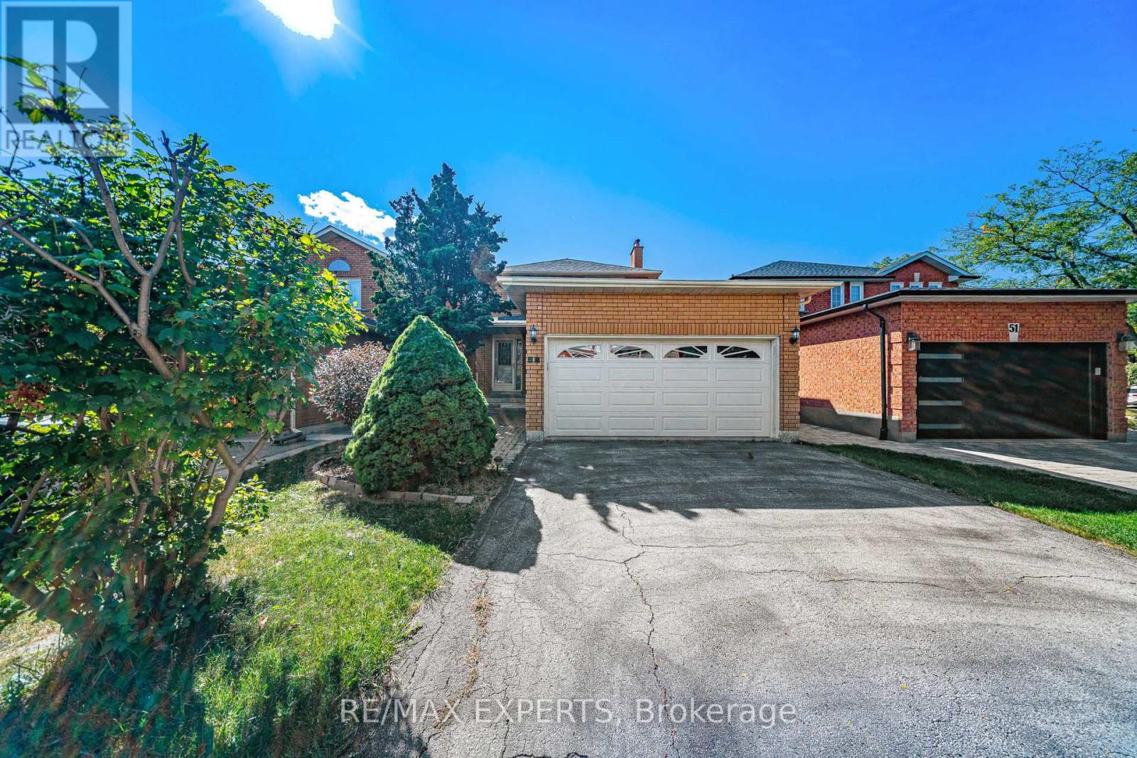 47 Velvet Crescent, Vaughan, Ontario  L4L 5E8 - Photo 3 - N12432327