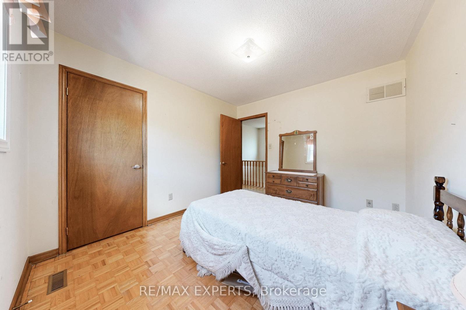 47 Velvet Crescent, Vaughan, Ontario  L4L 5E8 - Photo 36 - N12432327