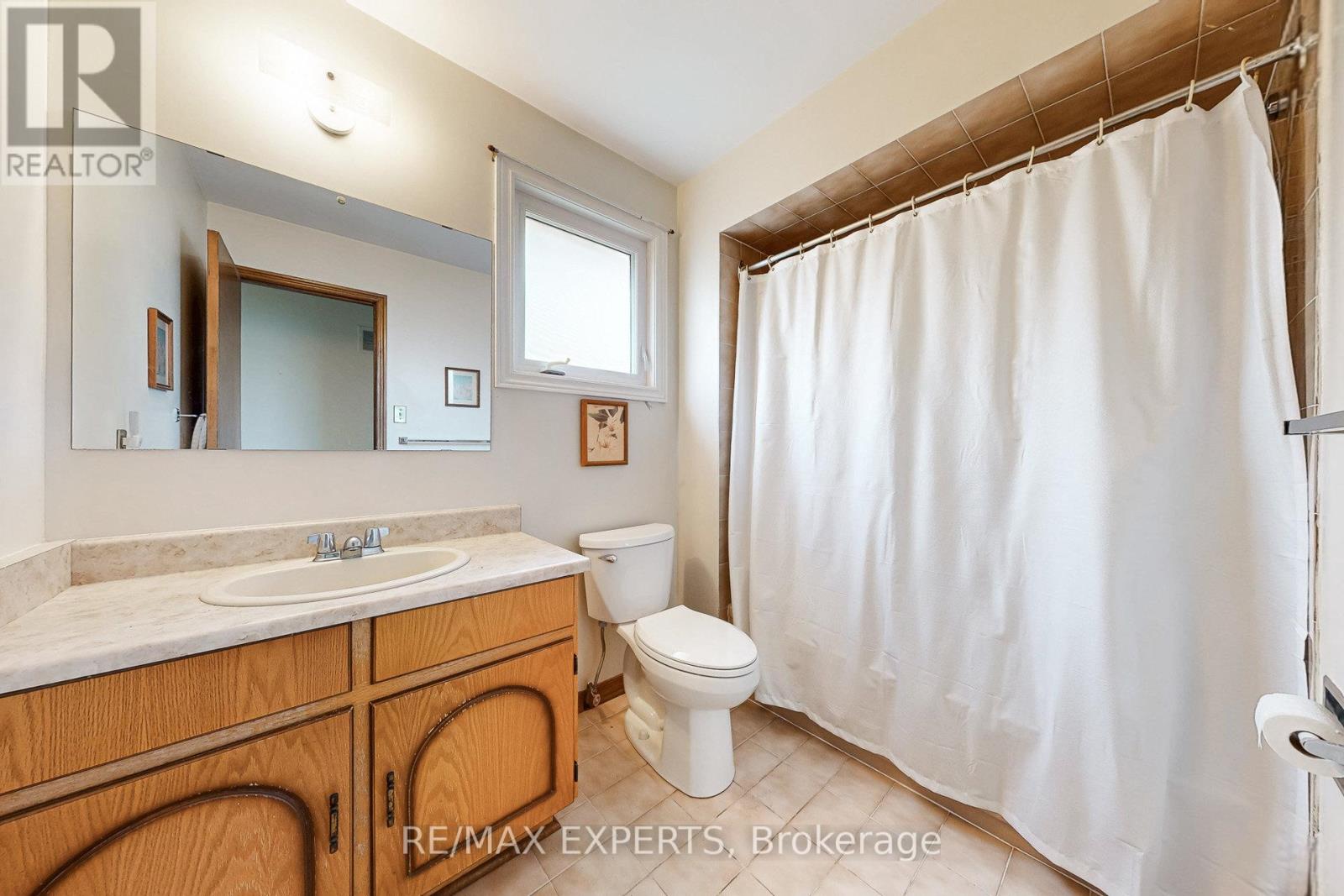 47 Velvet Crescent, Vaughan, Ontario  L4L 5E8 - Photo 37 - N12432327