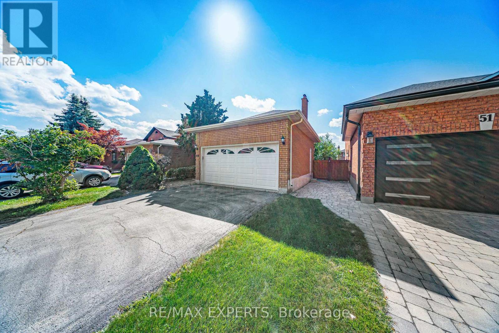 47 Velvet Crescent, Vaughan, Ontario  L4L 5E8 - Photo 4 - N12432327