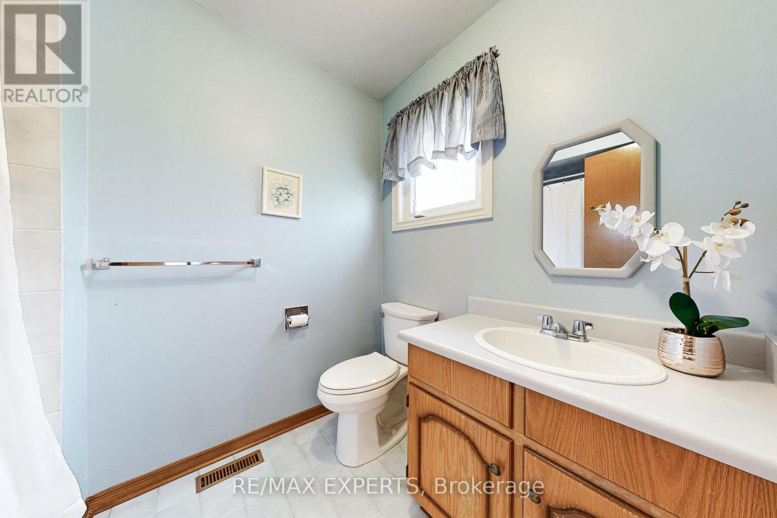 47 Velvet Crescent, Vaughan, Ontario  L4L 5E8 - Photo 41 - N12432327