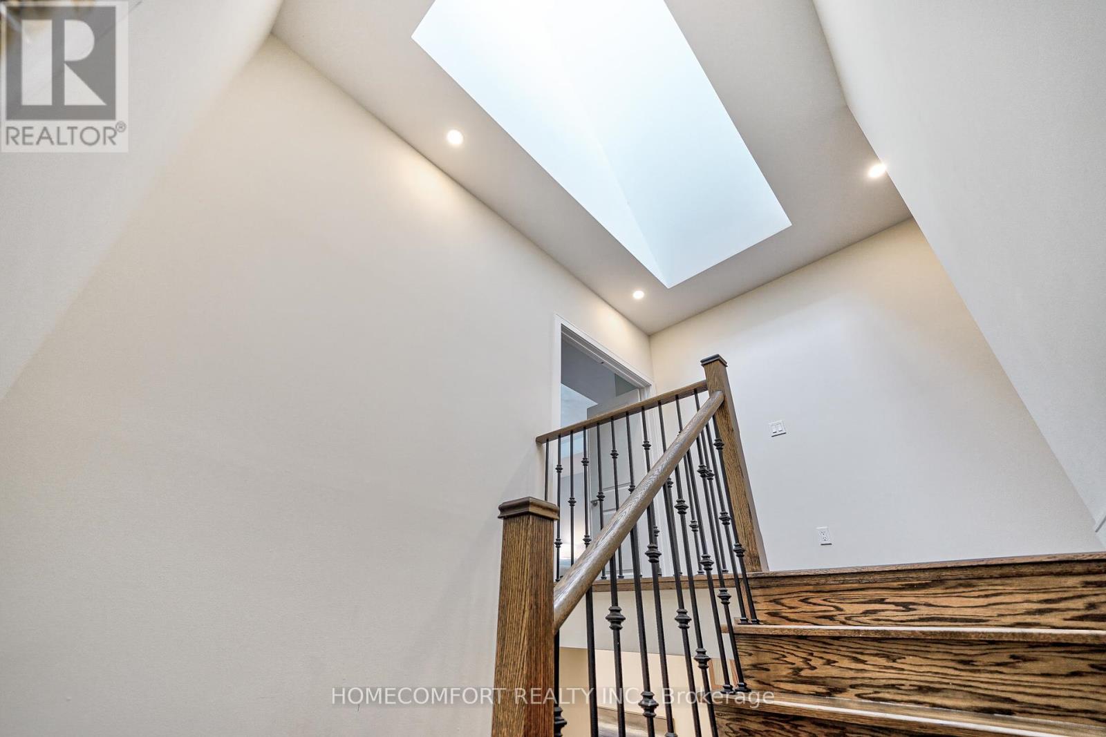 99 Mitchell Place, Newmarket, Ontario  L3Y 0C7 - Photo 28 - N12432367