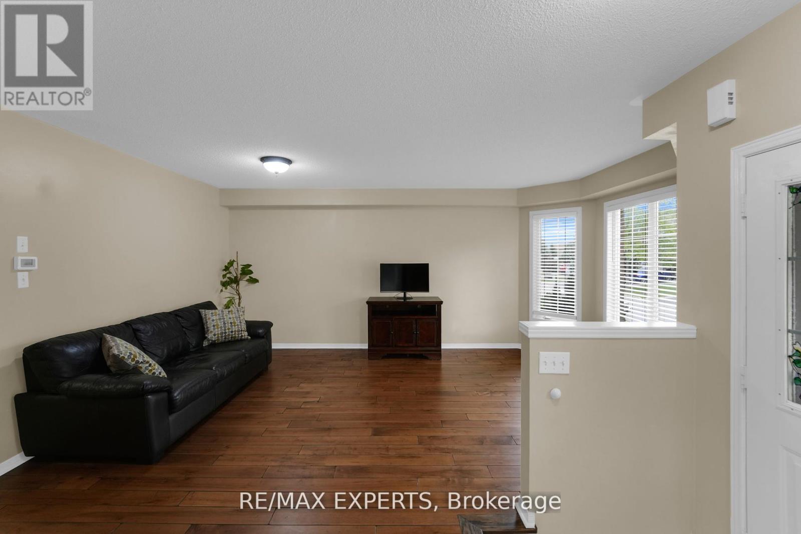 20 Decoroso Drive, Vaughan, Ontario  L4H 1V2 - Photo 4 - N12432395