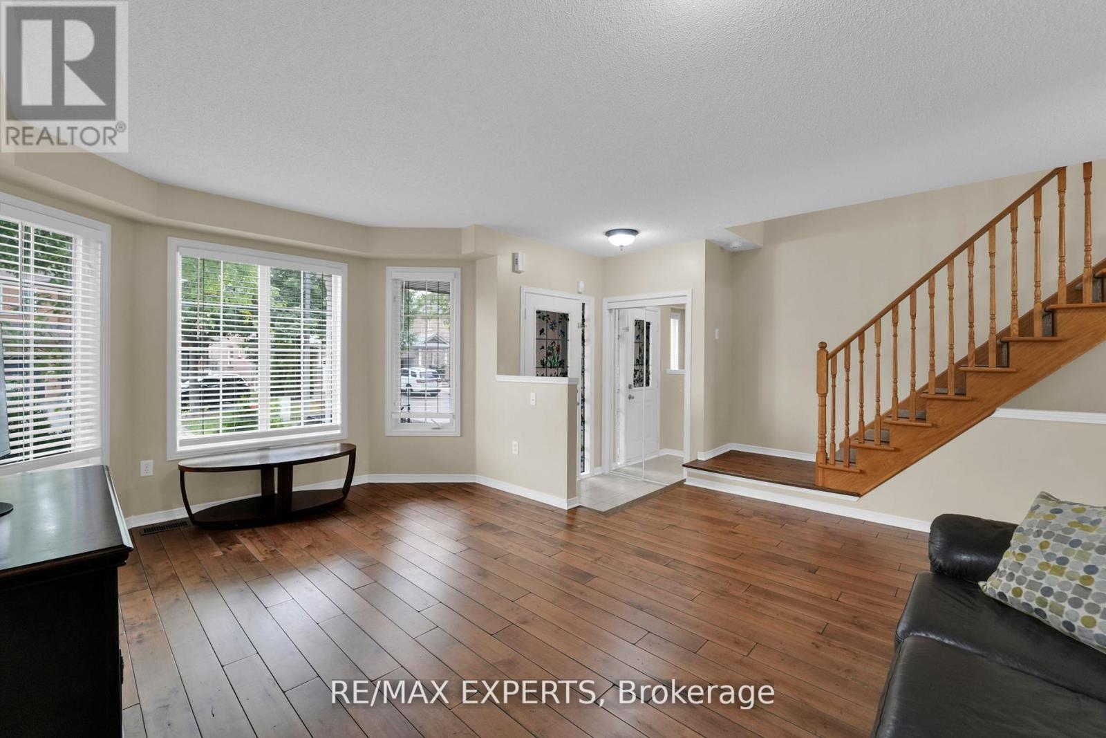20 Decoroso Drive, Vaughan, Ontario  L4H 1V2 - Photo 6 - N12432395