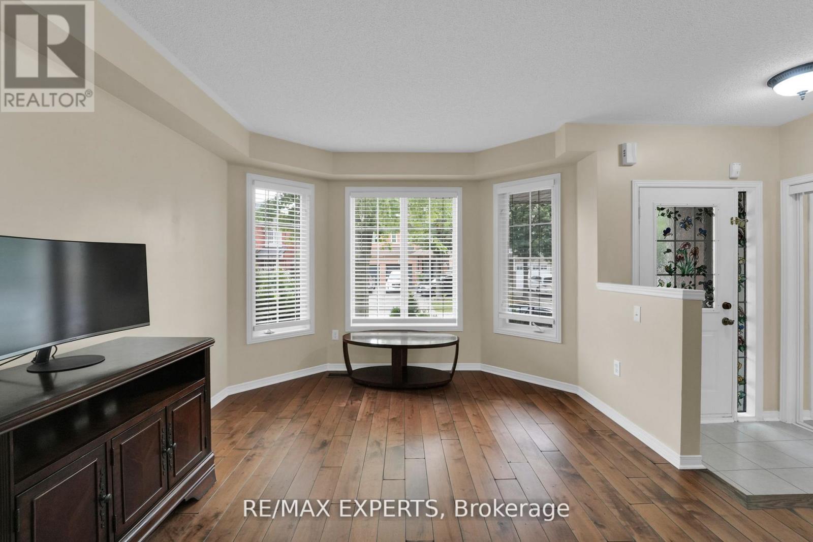 20 Decoroso Drive, Vaughan, Ontario  L4H 1V2 - Photo 8 - N12432395