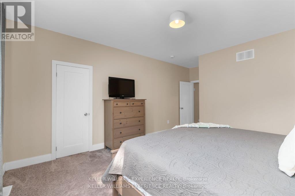 153 Rue Eric, Tiny, Ontario  L9M 0H1 - Photo 12 - S12432362
