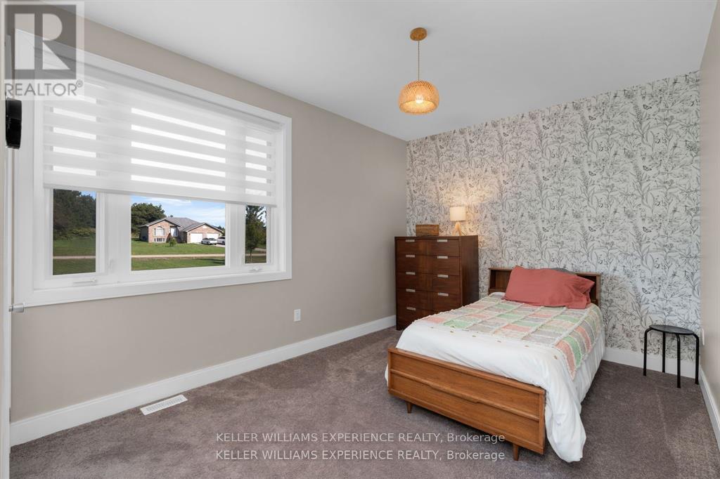 153 Rue Eric, Tiny, Ontario  L9M 0H1 - Photo 7 - S12432362
