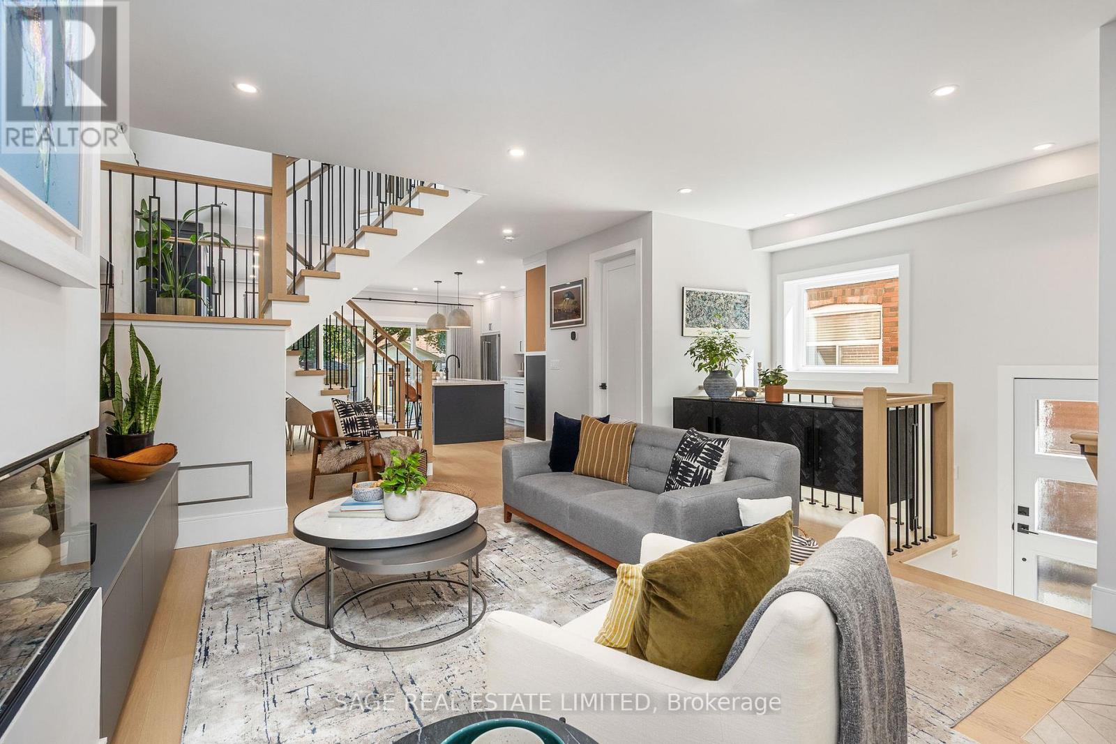 865 Windermere Avenue, Toronto (Runnymede-Bloor West Village), Ontario  M6S 3M8 - Photo 1 - W12432309