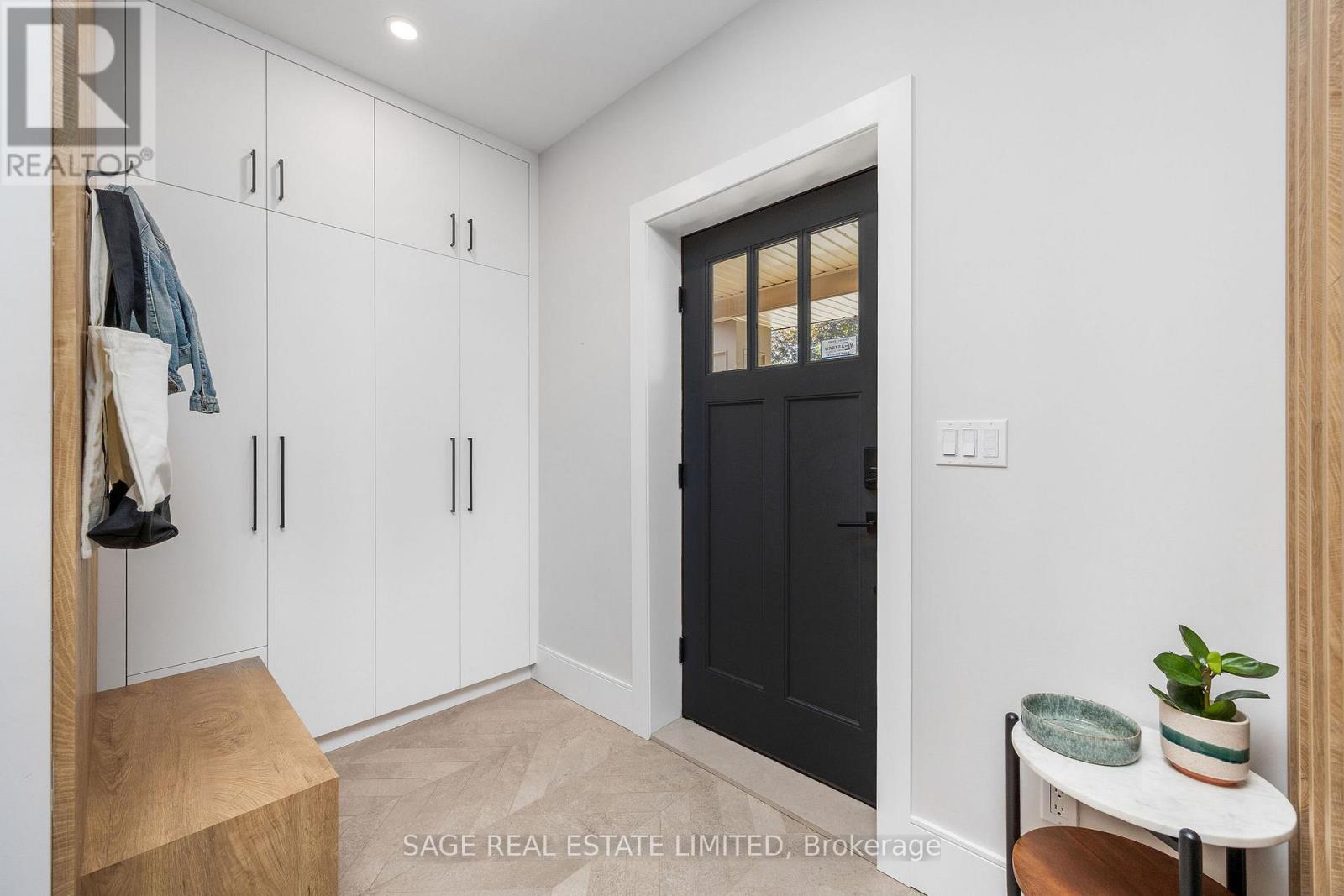 865 Windermere Avenue, Toronto (Runnymede-Bloor West Village), Ontario  M6S 3M8 - Photo 16 - W12432309