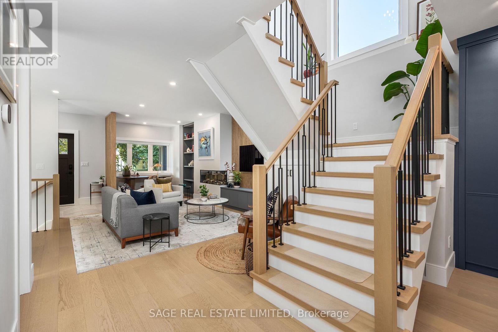 865 Windermere Avenue, Toronto (Runnymede-Bloor West Village), Ontario  M6S 3M8 - Photo 3 - W12432309