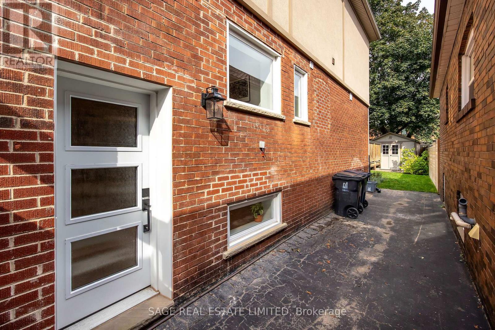 865 Windermere Avenue, Toronto (Runnymede-Bloor West Village), Ontario  M6S 3M8 - Photo 40 - W12432309