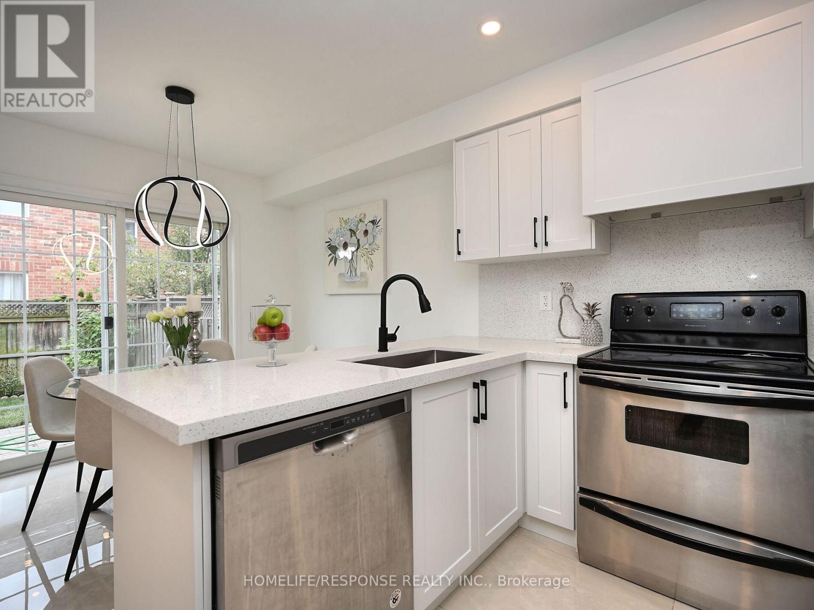 1119 Kelly Gate, Milton, Ontario  L9T 6H1 - Photo 19 - W12432326