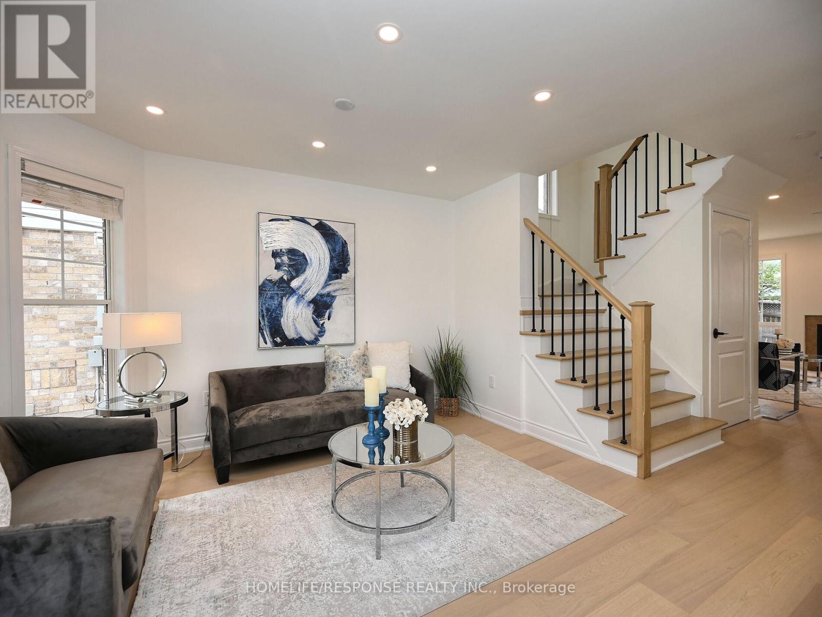 1119 Kelly Gate, Milton, Ontario  L9T 6H1 - Photo 6 - W12432326