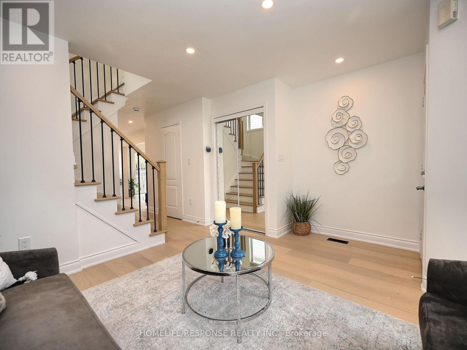 1119 Kelly Gate, Milton, Ontario  L9T 6H1 - Photo 7 - W12432326