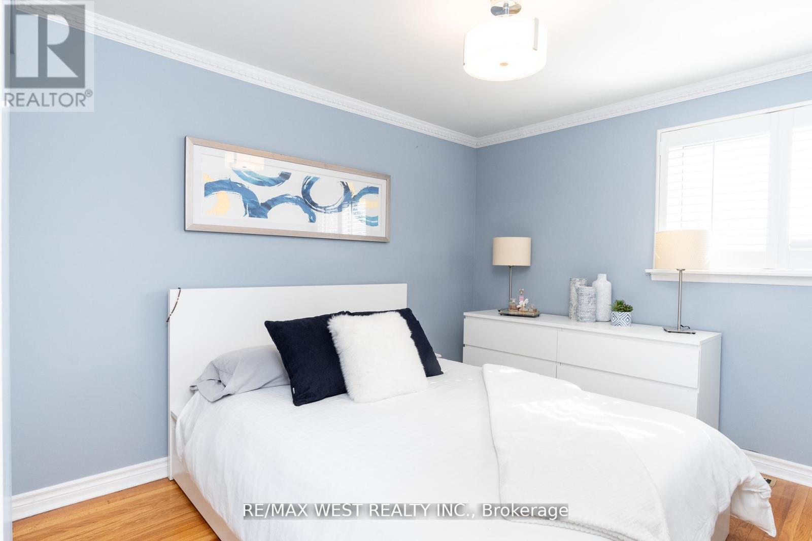 30 Tindale Road, Brampton, Ontario  L6V 2G9 - Photo 10 - W12432371
