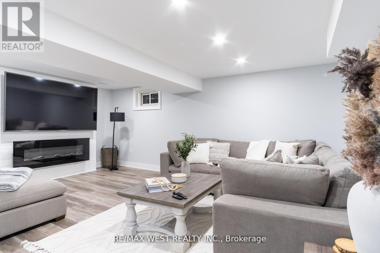 30 Tindale Road, Brampton, Ontario  L6V 2G9 - Photo 15 - W12432371