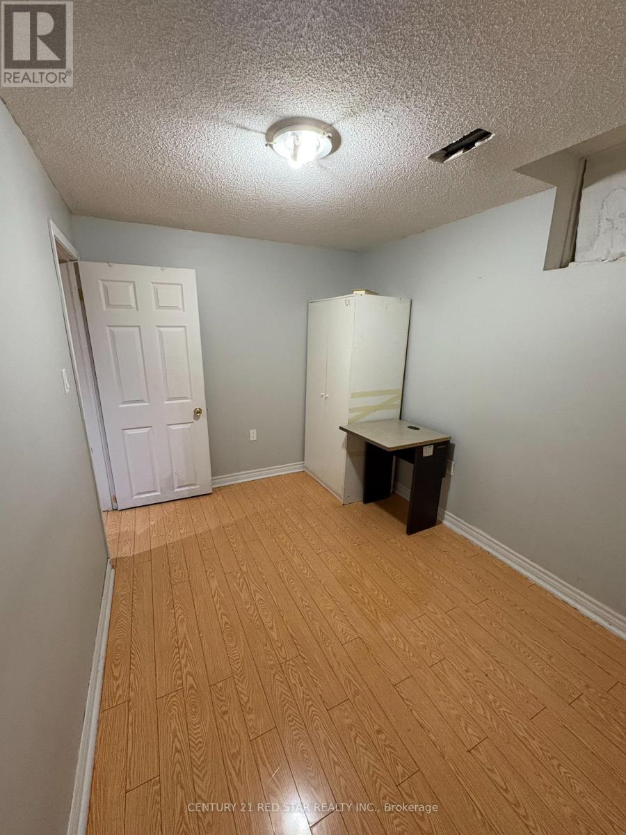 28 JUNCTION CRESCENT, Brampton, Ontario