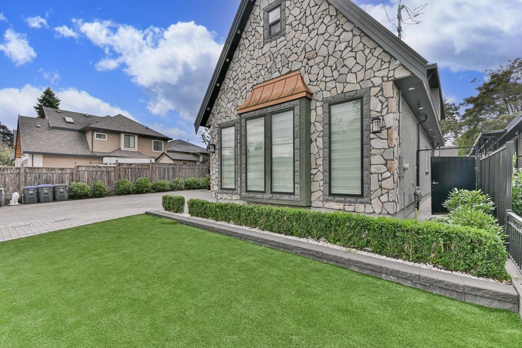 12768 97a Avenue, Surrey, British Columbia  V3V 2H5 - Photo 3 - R3051784