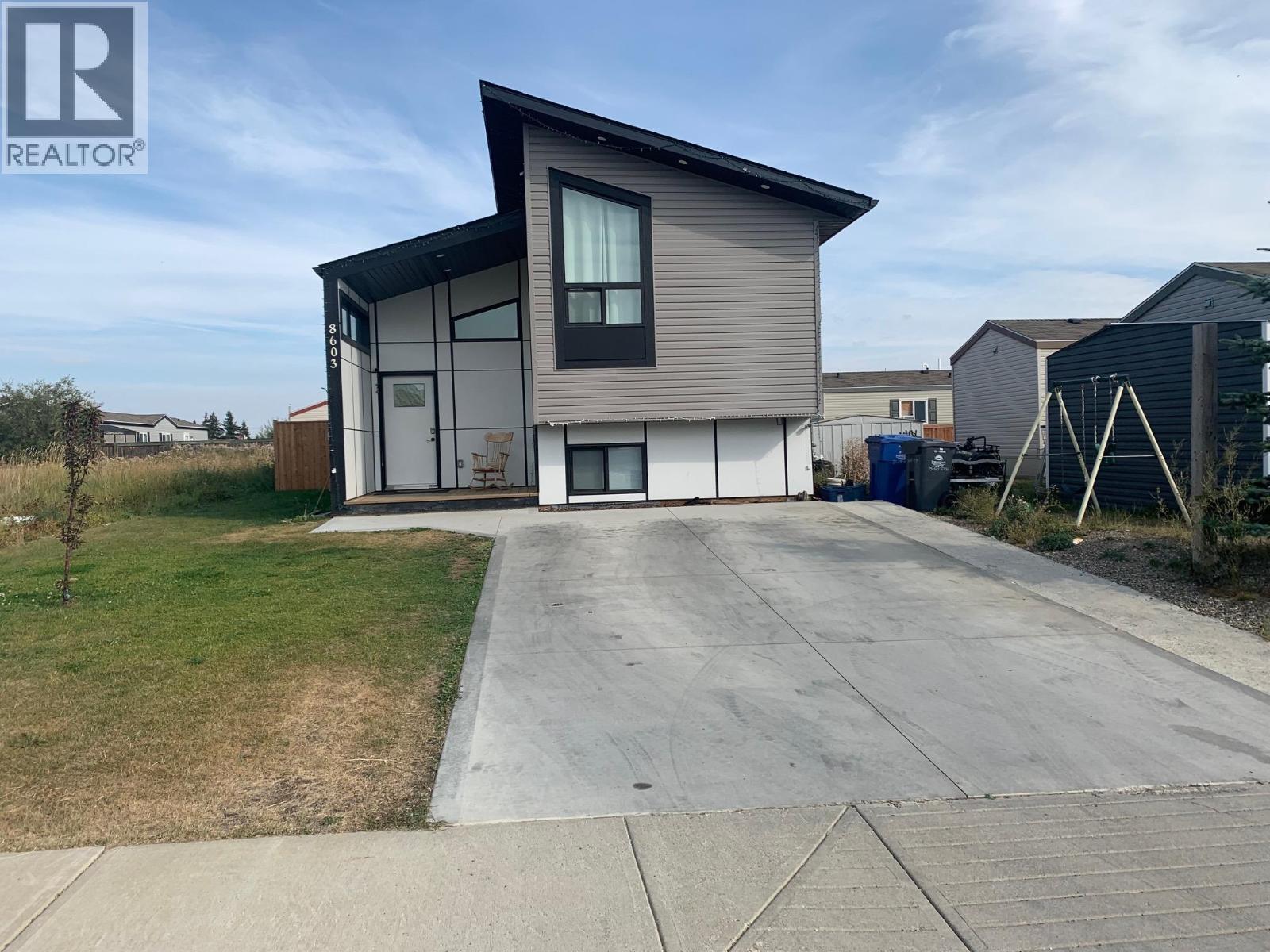 8603 81 Street, Fort St. John, British Columbia  V1J 0M4 - Photo 2 - R3048329