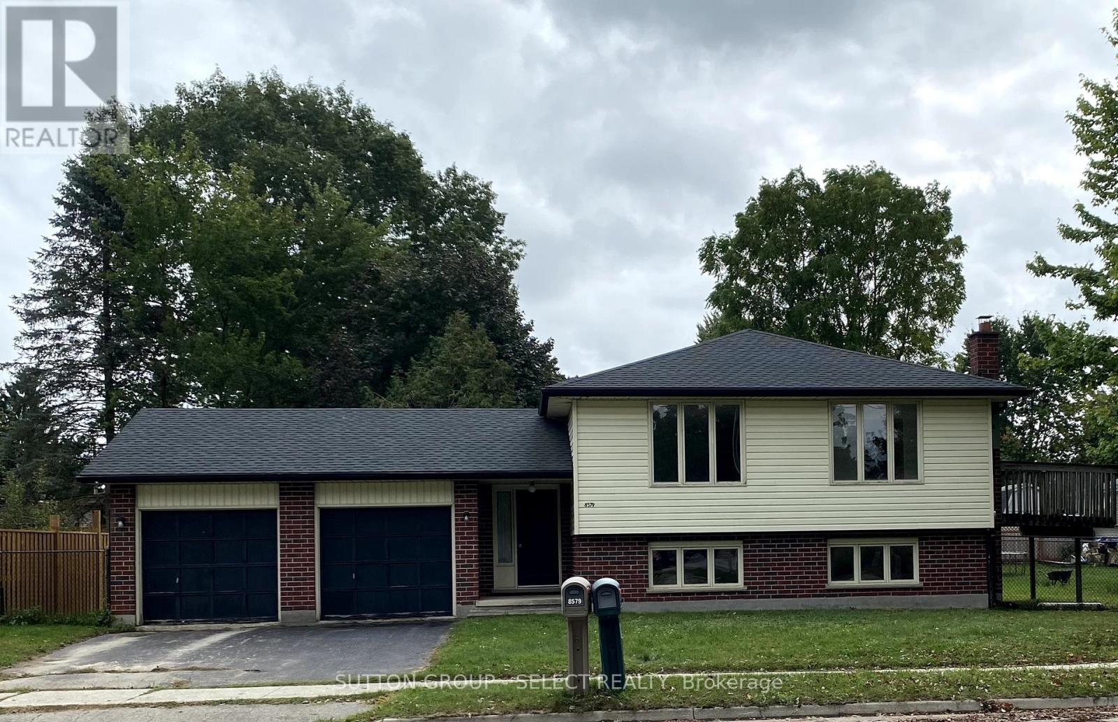 8579 GLENDON DRIVE, Strathroy-Caradoc, Ontario